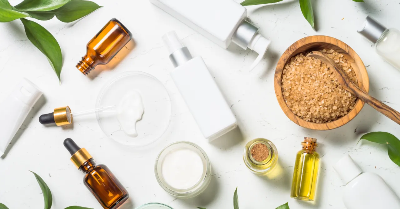 Flat lay of natural beauty products – a visual concept for a summer marketing campaign on Shopify, perfect for handmade, nature-inspired skincare brands.
