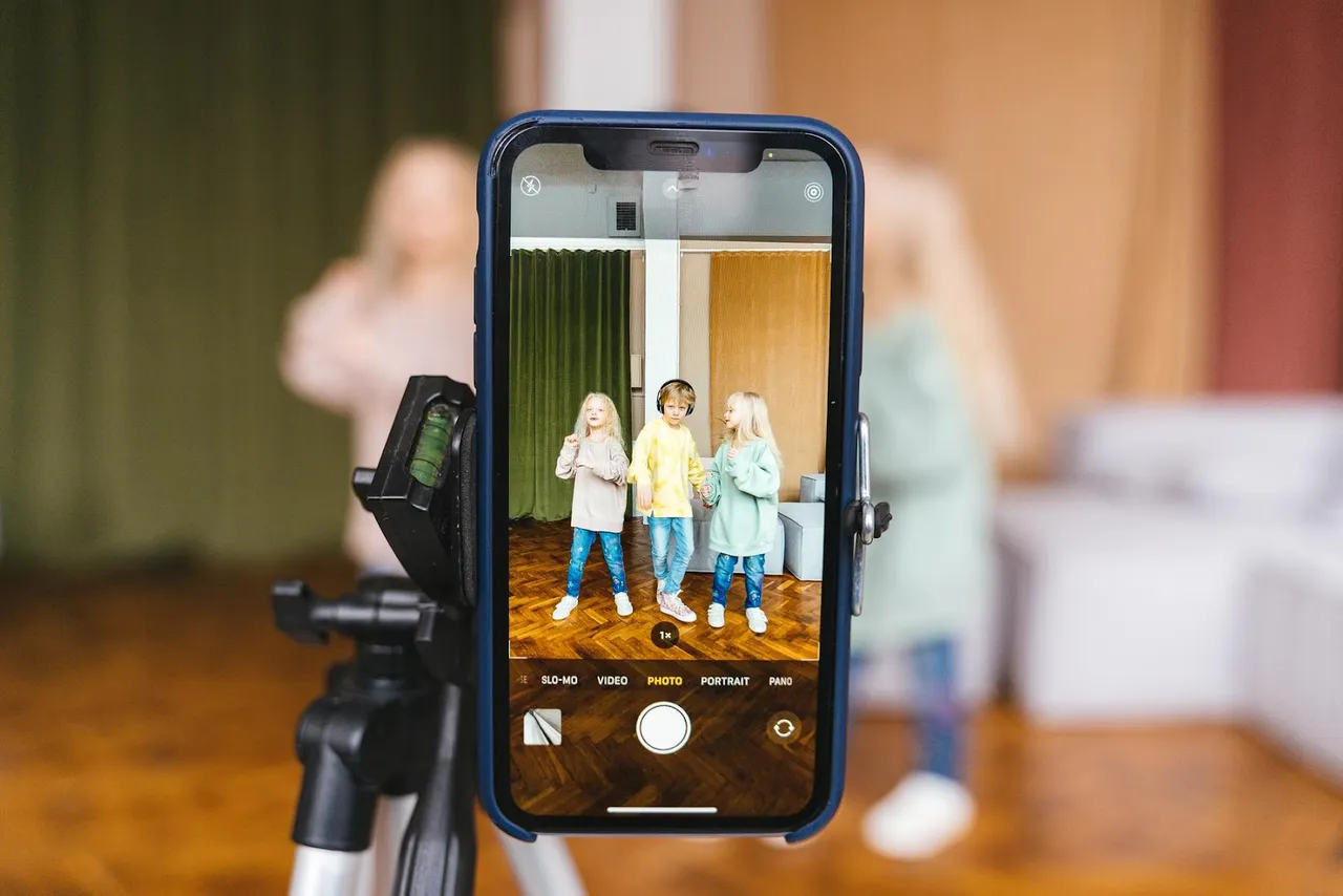 Discover what short-form video is, why it's dominating attention spans, and how Shopify stores can leverage this quick, high-impact format.