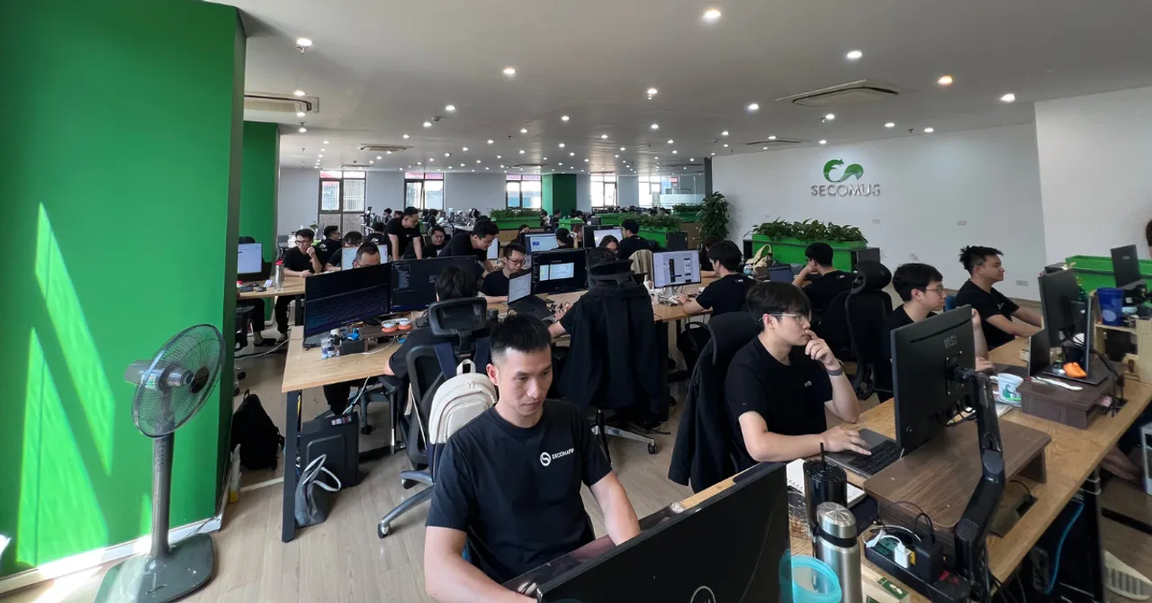 Shopify developers from Secomus focused on building apps.